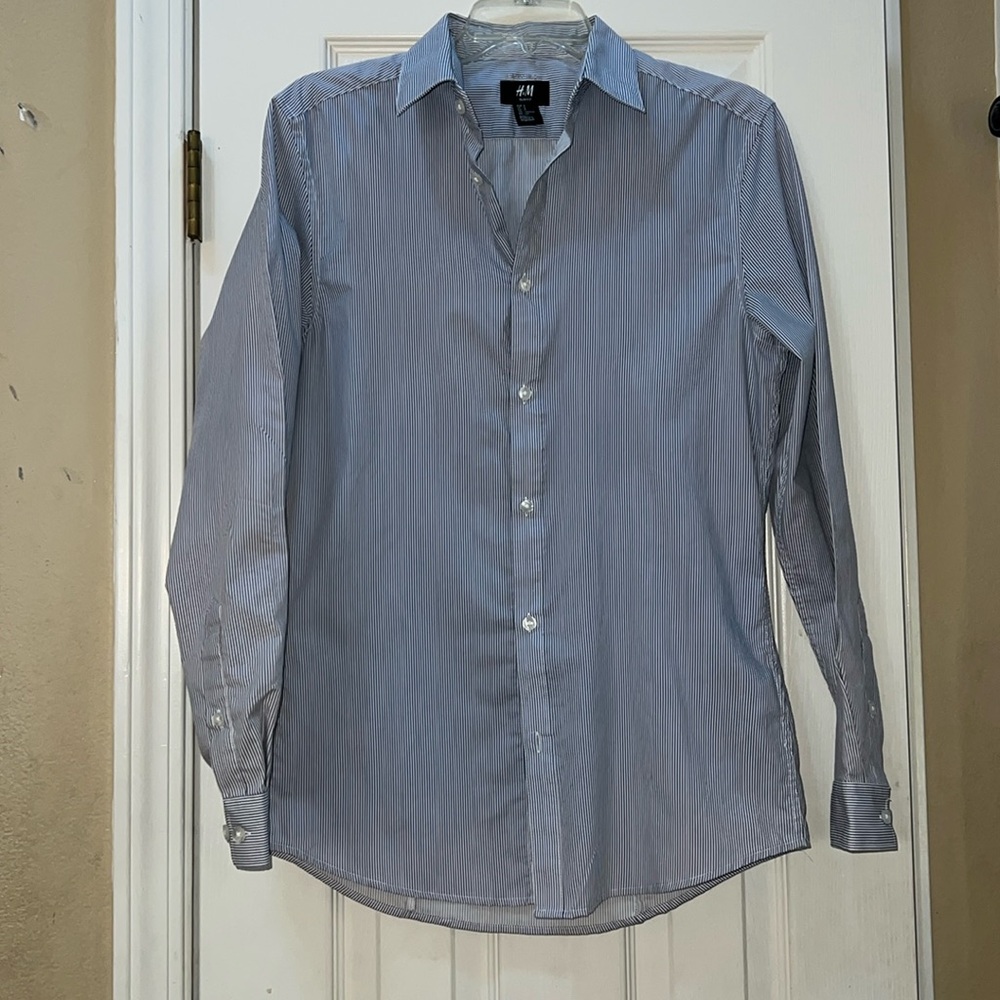 H&M Button Down Shirt Size Small